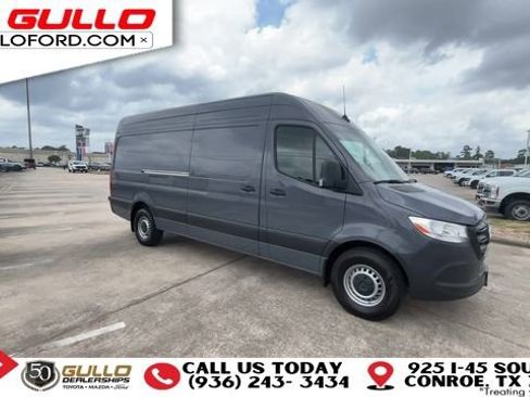 Used 2024 Mercedes-Benz Sprinter 2500 image 2