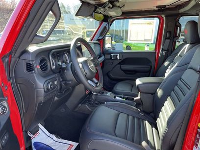 New 2024 Jeep Wrangler Unlimited Rubicon w/ Technology Group