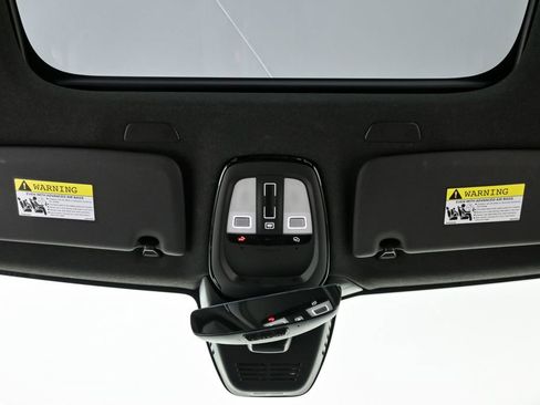 Certified 2025 Volvo XC40 B5 Plus image 18