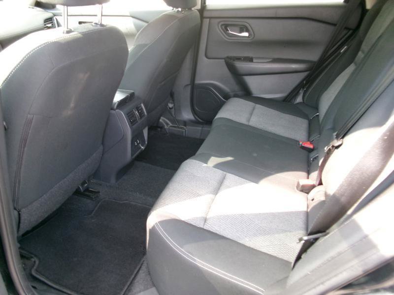 Used 2025 Nissan Rogue SV AWD/4WD image 9