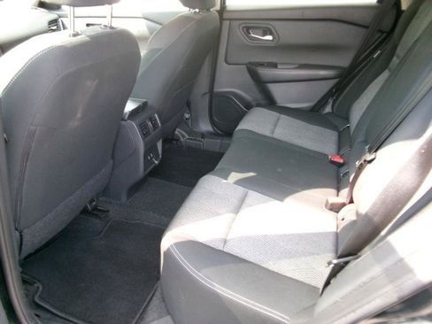 Used 2025 Nissan Rogue SV AWD/4WD image 9