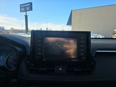 Used 2022 Toyota RAV4 XLE image 16