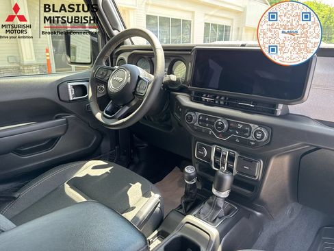 Used 2024 Jeep Wrangler Unlimited w/ Convenience Group AWD/4WD image 48