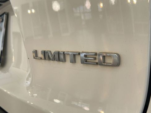 Used 2019 Jeep Cherokee Limited w/ Trailer Tow Group image 37