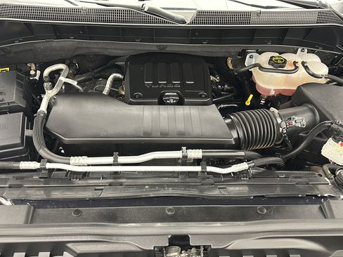 Used 2024 Chevrolet Silverado 1500 LT AWD/4WD image 25