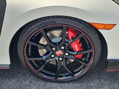 Used 2018 Honda Civic Type R image 12