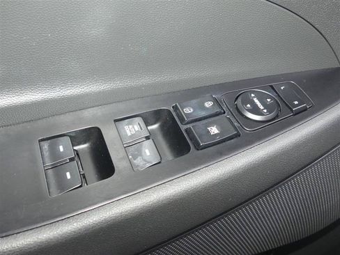 Used 2019 Hyundai Tucson SE w/ Cargo Package FWD image 19