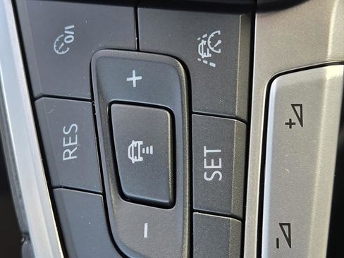 Used 2024 Volkswagen Taos S image 18