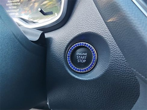 Used 2022 Toyota Corolla Cross XLE image 28