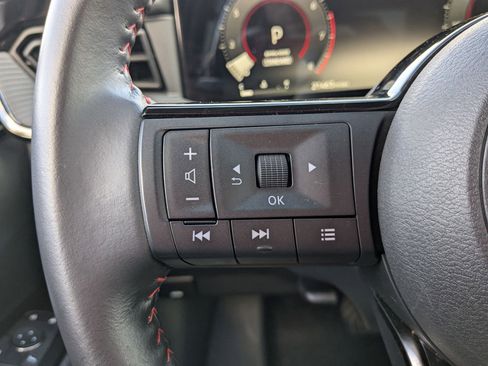 Used 2025 Nissan Kicks SR image 19