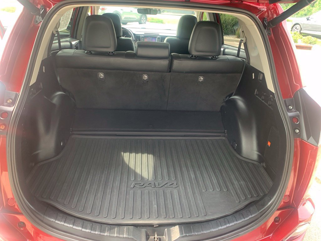 Used 2018 Toyota RAV4 Limited w/ Advanced Technology Package AWD/4WD image 31