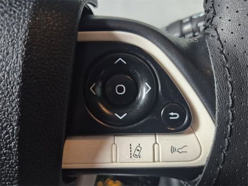 Certified 2016 Toyota Prius Four image 22