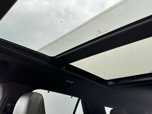 Certified 2022 Ford Explorer King Ranch w/ Class IV Trailer Tow Package AWD/4WD image 45