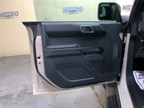 Certified 2025 Ford Bronco Outer Banks w/ Sasquatch Package image 25