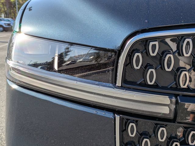 New 2026 Lincoln Navigator Premiere AWD/4WD image 10