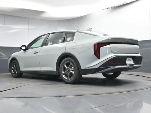 Used 2025 Kia K4 LXS image 23