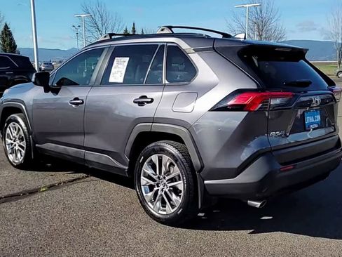 Used 2019 Toyota RAV4 XLE Premium w/ Advanced Technology Package image 6