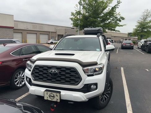 Used 2021 Toyota Tacoma TRD Sport AWD/4WD image 12