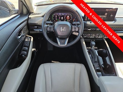 Used 2025 Honda Accord Touring image 11