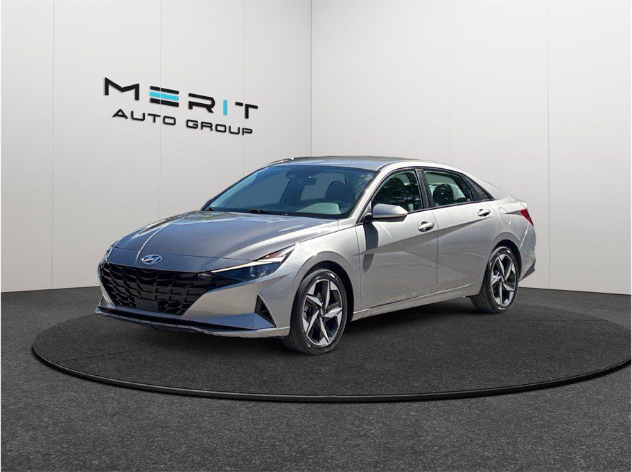 Used 2023 Hyundai Elantra SEL w/ Convenience Package FWD image 4