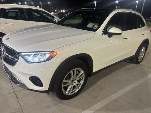Used 2025 Mercedes-Benz GLC 300 4MATIC image 1