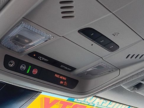 Used 2022 Chevrolet Blazer LT image 24