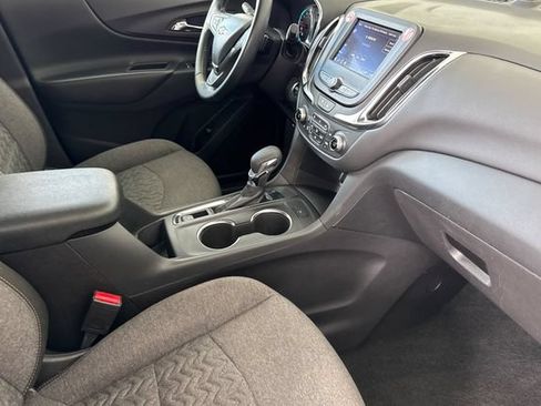 Used 2024 Chevrolet Equinox LT FWD image 19