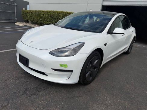 Used 2023 Tesla Model 3 Standard Range RWD image 1
