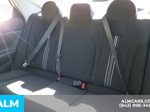 Used 2025 Hyundai Elantra Hybrid FWD image 15