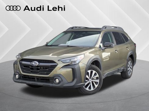 Used 2025 Subaru Outback Premium image 1