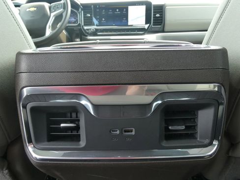 Certified 2025 Chevrolet Silverado 1500 LTZ AWD/4WD image 17