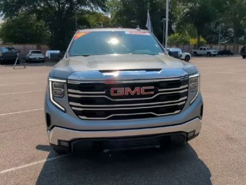 Used 2024 GMC Sierra 1500 SLT image 3