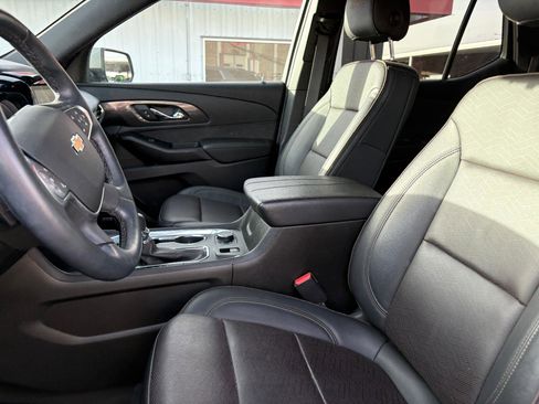 Used 2023 Chevrolet Traverse High Country image 11