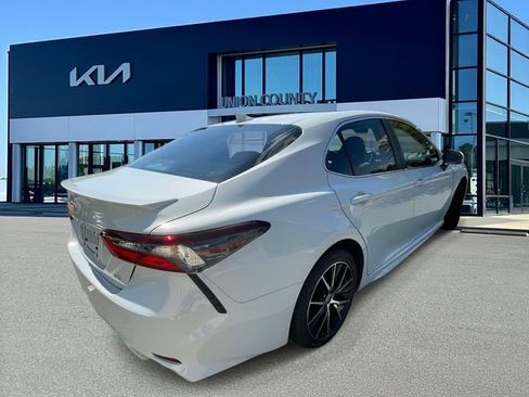 Used 2023 Toyota Camry SE FWD image 6