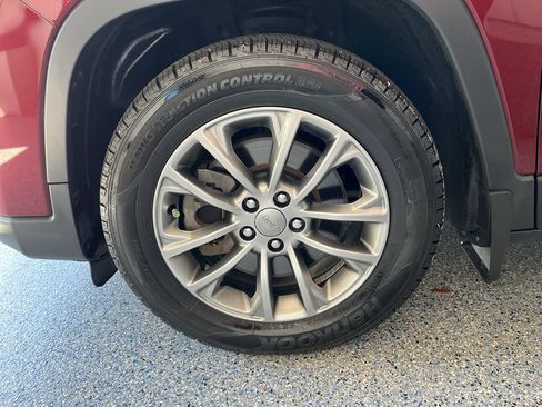 Used 2022 Jeep Cherokee Latitude Lux FWD image 35