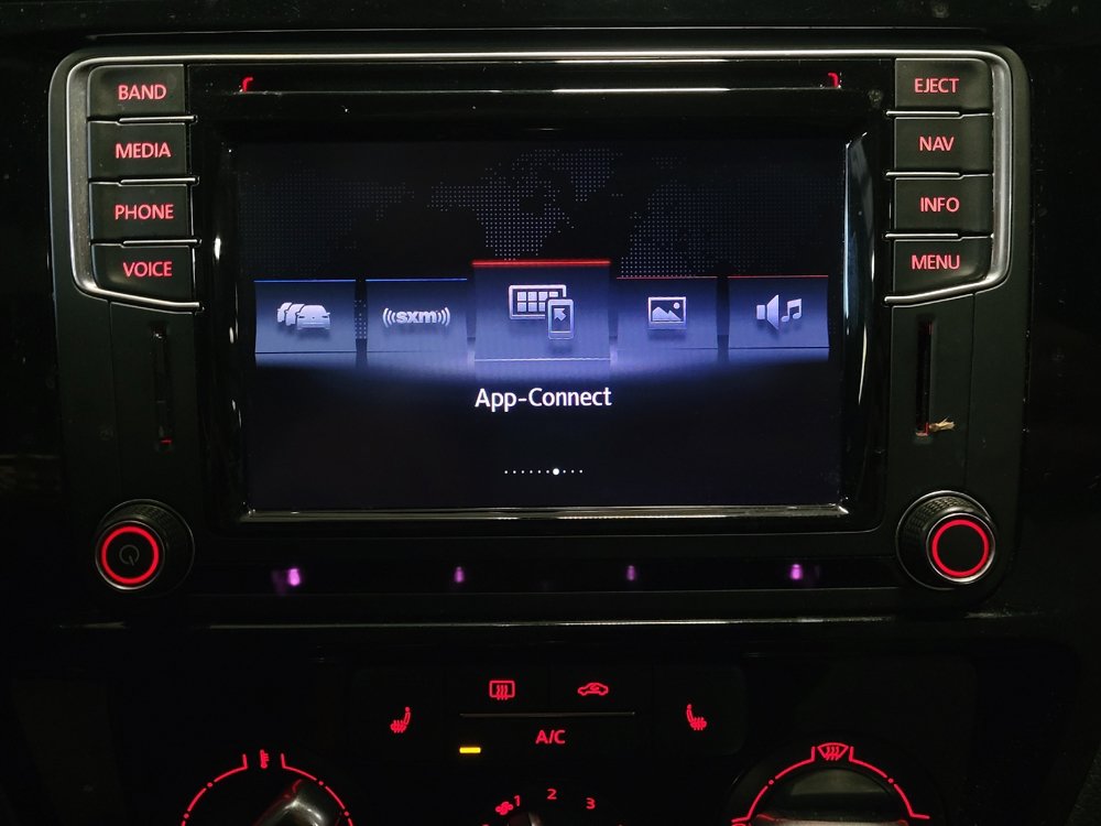 Used 2016 Volkswagen Jetta Sport FWD image 25