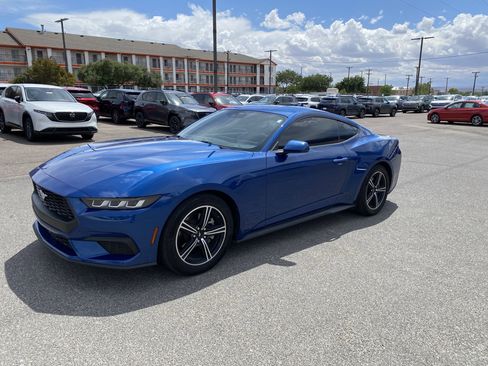 Used 2024 Ford Mustang Coupe RWD image 33