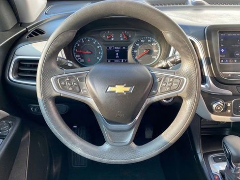 Used 2022 Chevrolet Equinox LS image 9