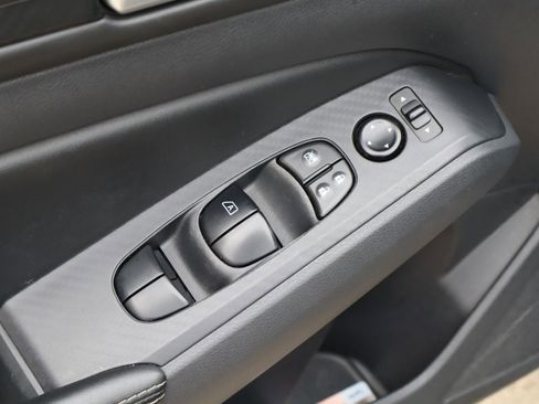 Used 2024 Nissan Altima 2.5 SV FWD image 20