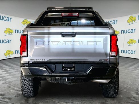 Used 2025 Chevrolet Colorado ZR2 w/ Midnight Edition image 5