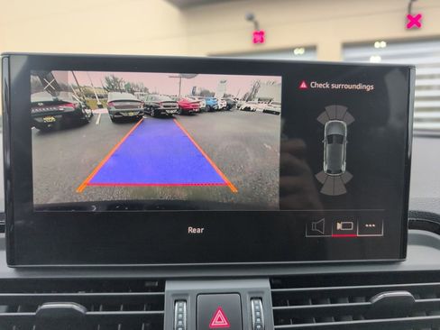 Used 2023 Audi Q5 2.0T Premium w/ Convenience Package image 21