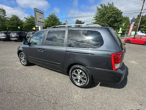 Used 2014 Kia Sedona LX w/ Power Package image 6