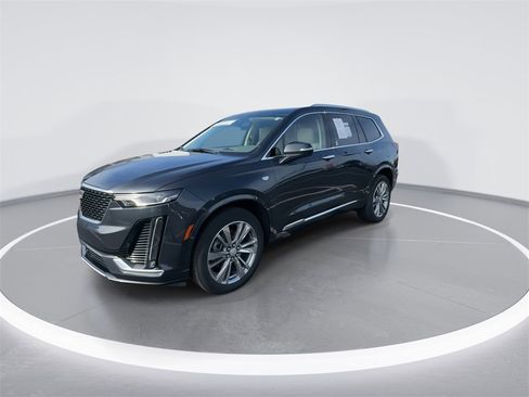 Used 2023 Cadillac XT6 Premium Luxury w/ Technology Package image 4