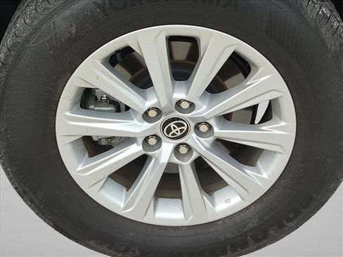 Used 2025 Toyota Grand Highlander FWD image 16