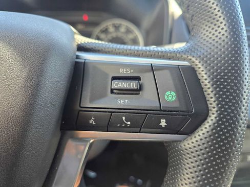 Used 2025 Mitsubishi Outlander SE AWD/4WD image 32