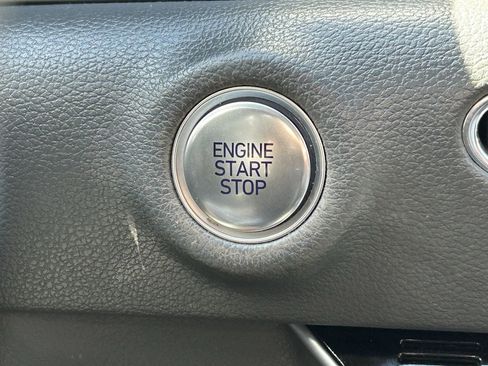 Used 2020 Hyundai Sonata Limited w/ Preferred Accessory Package image 9