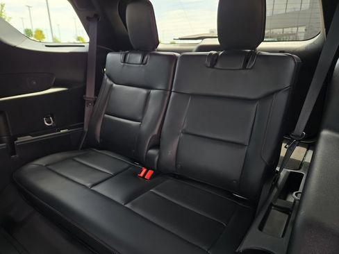 Used 2025 Ford Explorer ST RWD image 9