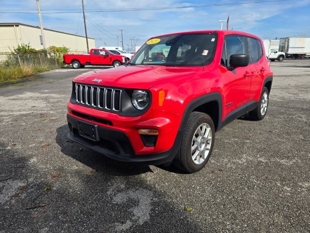 Used 2023 Jeep Renegade Latitude AWD/4WD image 8