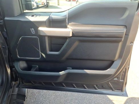 Used 2019 Ford F150 Lariat w/ Equipment Group 502A Luxury AWD/4WD image 11
