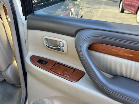 Used 2005 Lexus LX 470 4WD image 30
